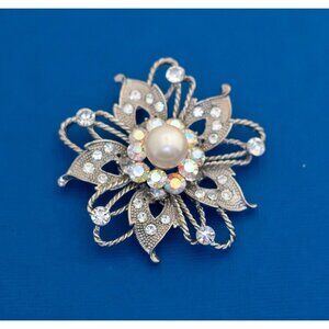 Vintage Elven Silver Flower Brooch - D29